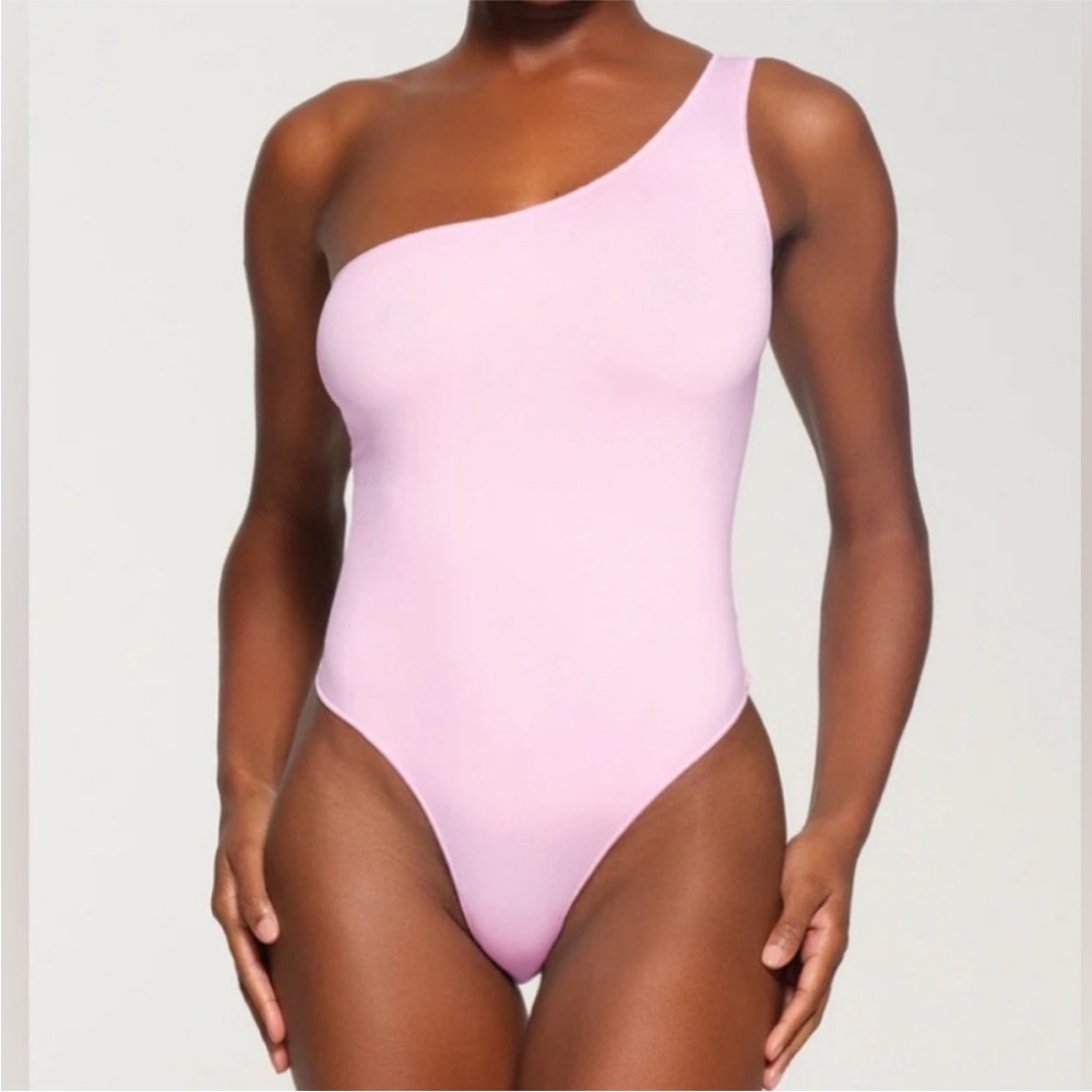 SKIMS Essential One Shoulder Bodysuit